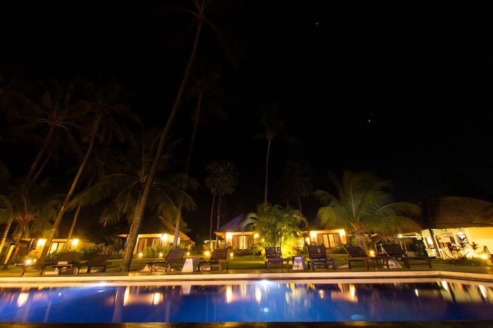 Kubu Indah Dive & Spa Resort Туламбен Экстерьер фото